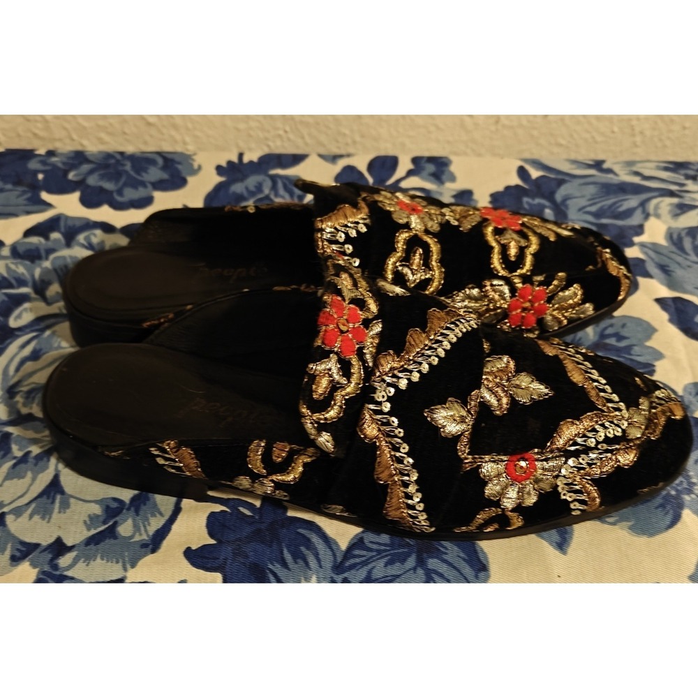 Free People Ar Ease  Mules Velvet Embroidery Loafers Shoes Slides Size 37 US 6 - Picture 3 of 9